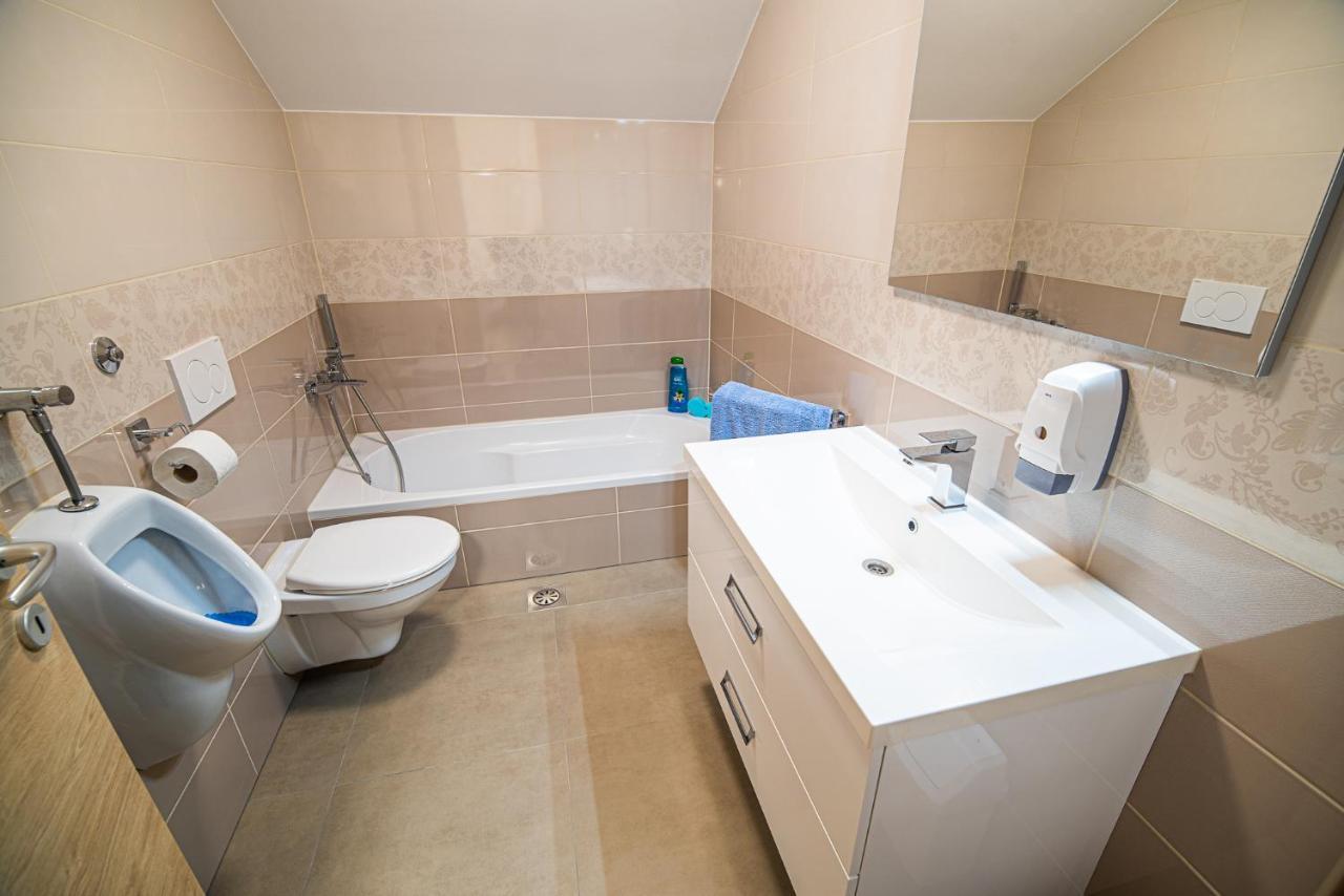 Holiday Home With Hot Tub And Sauna Sabina Rovte Zewnętrze zdjęcie