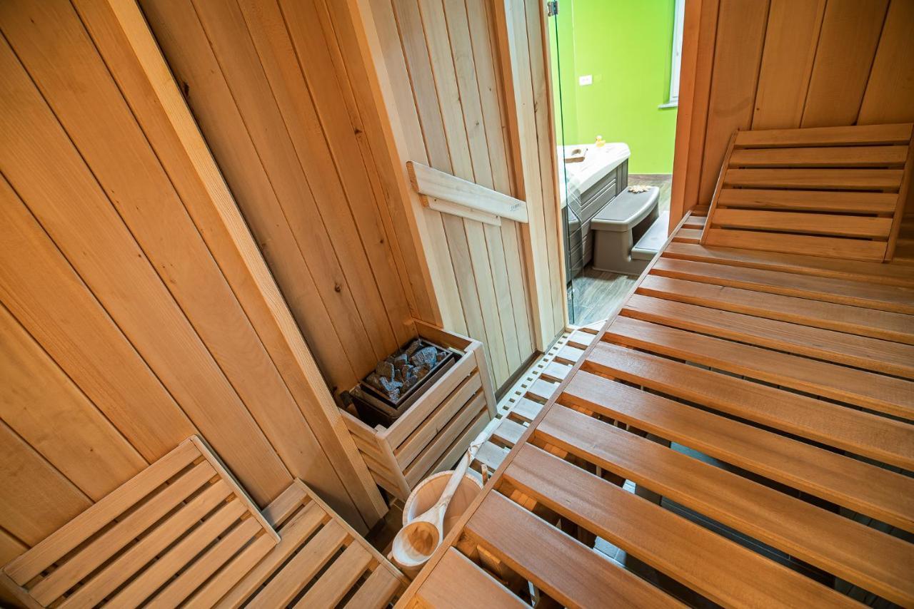 Holiday Home With Hot Tub And Sauna Sabina Rovte Zewnętrze zdjęcie