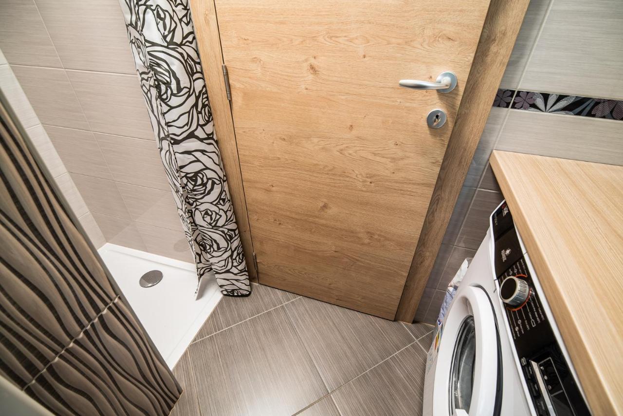 Holiday Home With Hot Tub And Sauna Sabina Rovte Zewnętrze zdjęcie