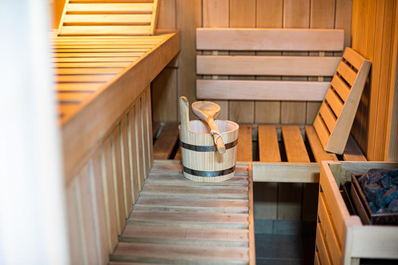 Holiday Home With Hot Tub And Sauna Sabina Rovte Zewnętrze zdjęcie