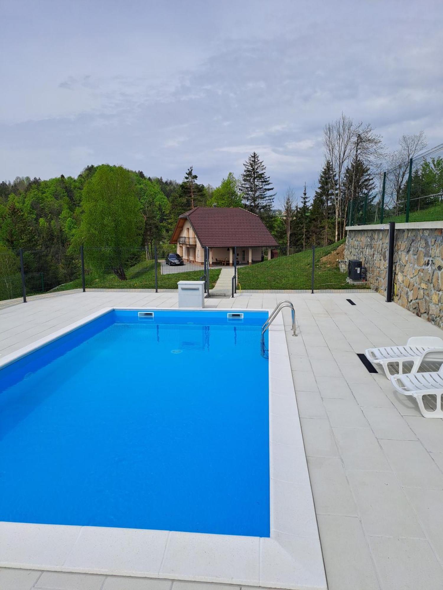 Holiday Home With Hot Tub And Sauna Sabina Rovte Zewnętrze zdjęcie